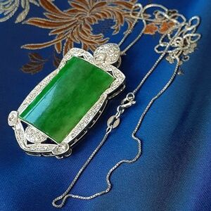 Jade diamond necklace